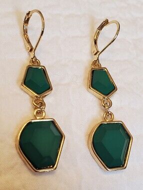 Gold-Frame Emerald Green Geometric Dangle Earrings